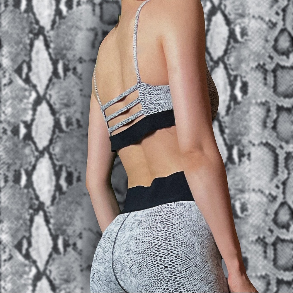 Bluelifefit White Python Yoga Set With 2 Sport Br… - image 7